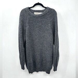 Women's Gray Crewneck Knit Sweater - Cozy Everyday Pullover